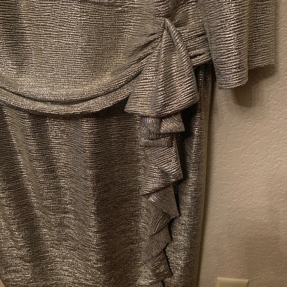 Dress - Picture 2 of 3